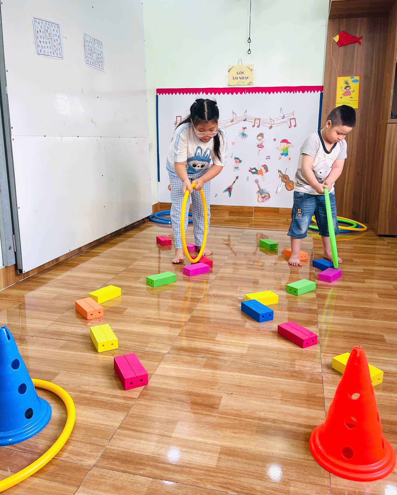 Trẻ chậm nói có phải là dấu hiệu của tự kỷ không?