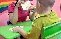 Dấu hiệu nhận biết trẻ chậm nói sớm – Khi nào cần can thiệp?