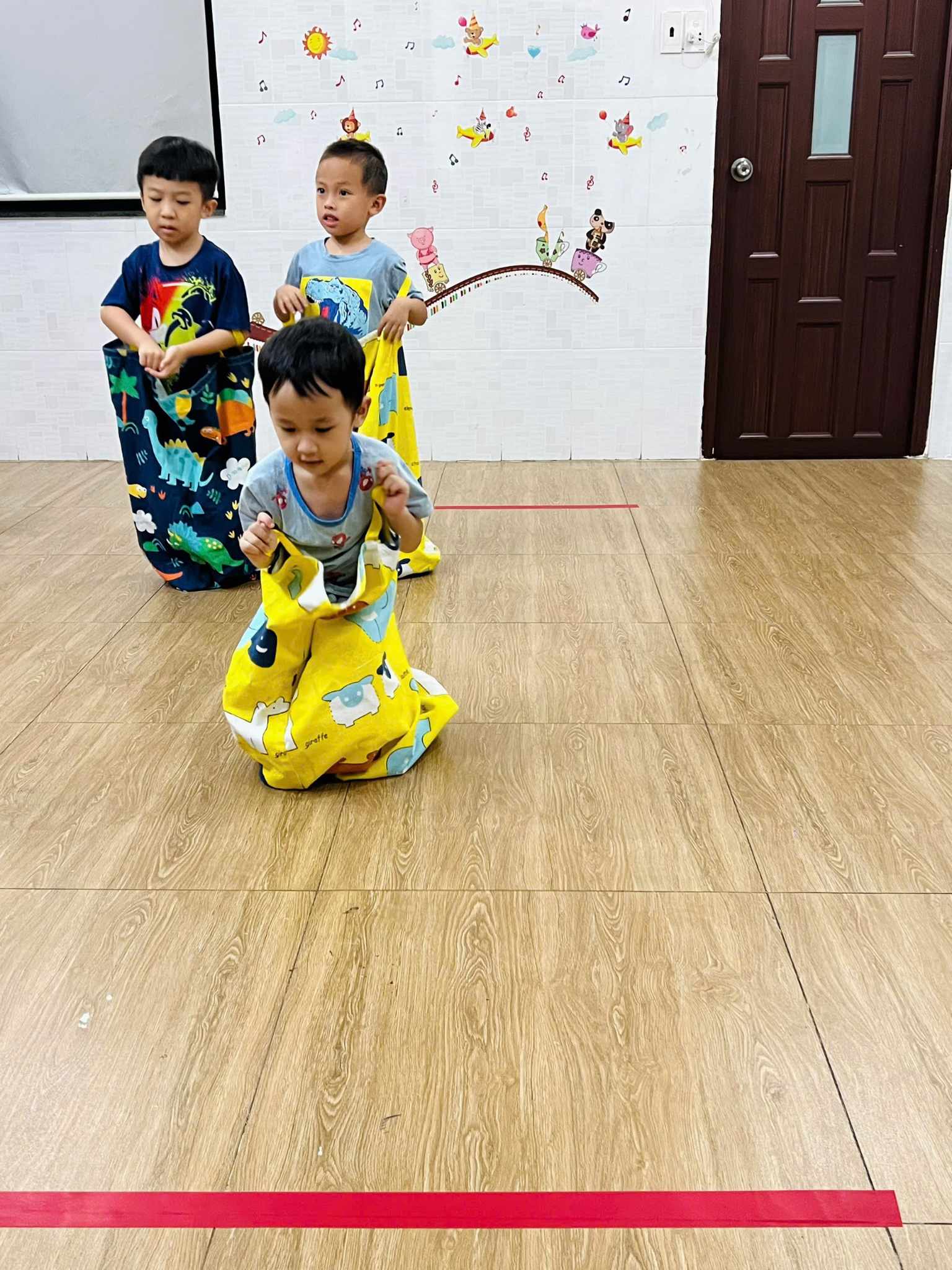 Trẻ chậm nói là gì? Dấu hiệu nhận biết và khi nào cần can thiệp