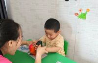 Trẻ chậm nói là gì? Dấu hiệu nhận biết và khi nào cần can thiệp