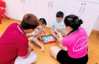 Trẻ chậm nói có cần đi can thiệp không? Phụ huynh nên hiểu đúng để không bỏ lỡ giai đoạn vàng
